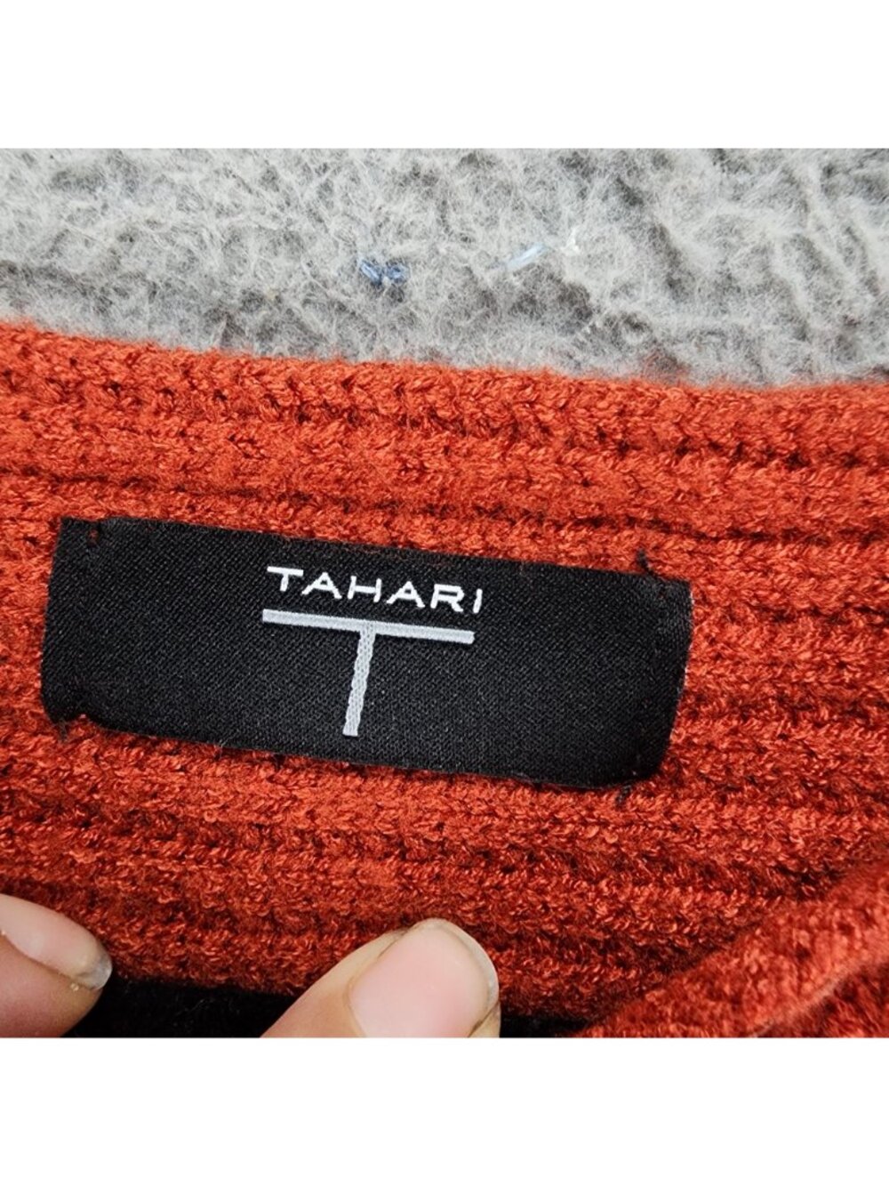 Tahari Sweater Womens Medium Tomato Red Long Sleeve Pullover - Picture 2 of 10
